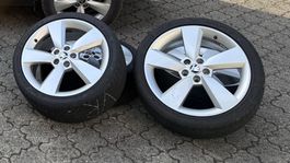 Skoda Alufelgen Sommer 7J x 17'' Camelot (Pneus 215/40 R17)