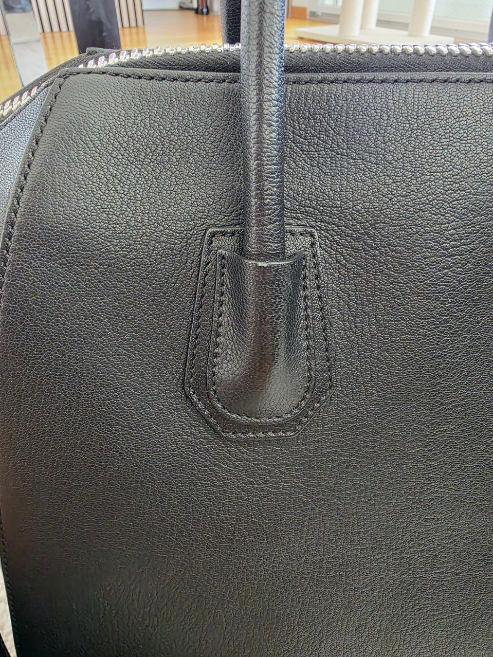 Givenchy Borse da donna: Sac à main Givenchy Noir cuir bon état – Usato da Nyon venduto da mar_f7ws 3