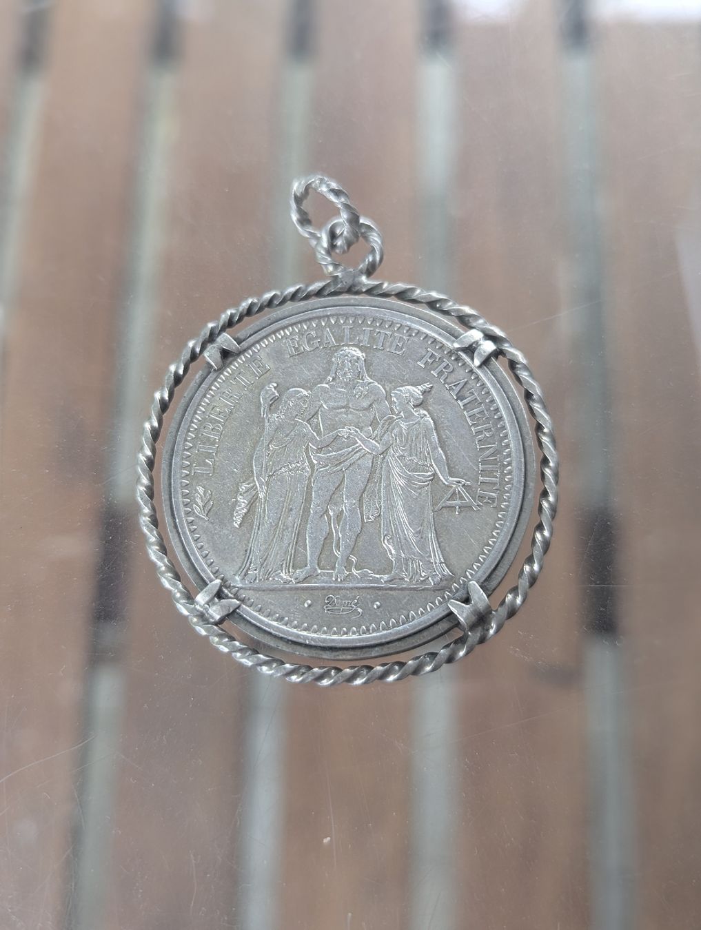 Tutti le monete: Vintage Solid Silver 10 Francs Coin Pendant 1968 Hercules  – Usato da Erlinsbach SO venduto da Meytalien