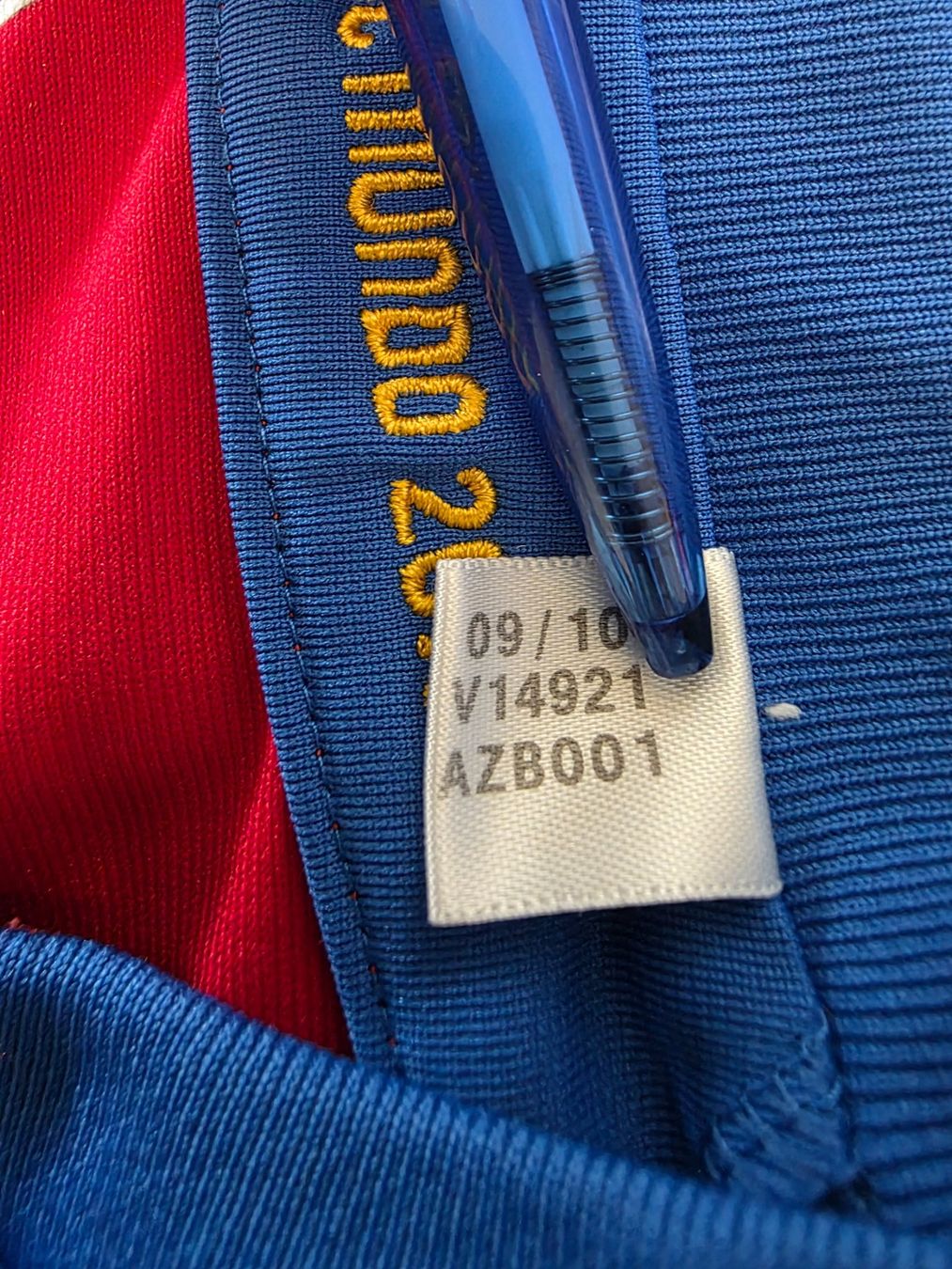 Adidas Canottiere & Pantaloni: SPANIEN 2010 TRIKOT WM-SIEGER PATCH M – Usato da Lüchingen venduto da Jersey_Time 3