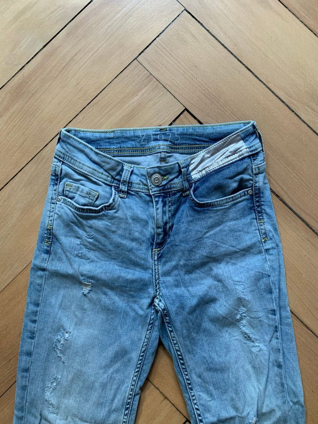 Zara Jeans: ZARA - Skinny Jeans hellblau 34 – Usato da Zürich venduto da Diazaio 1
