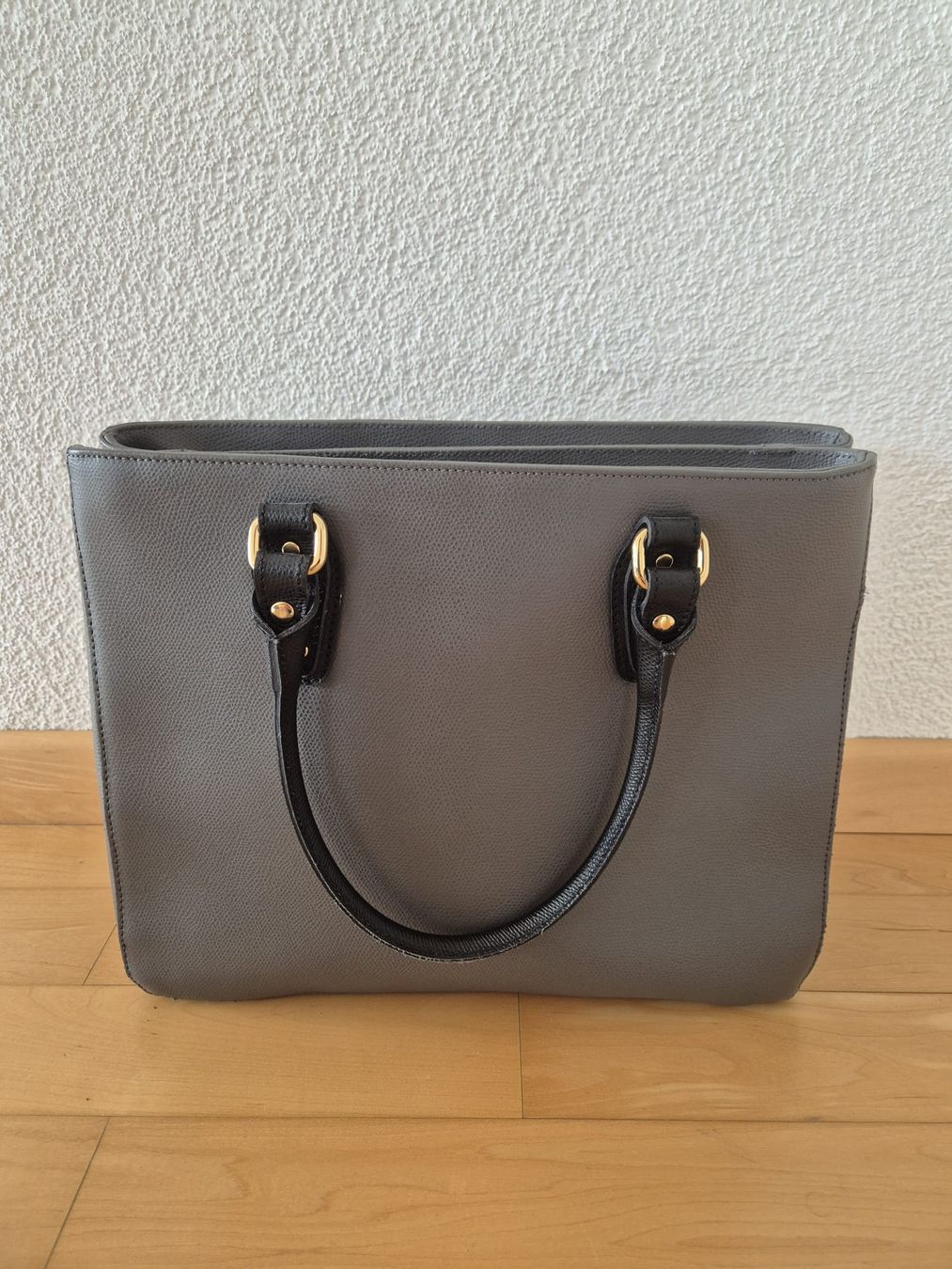 Taschen für Damen: Elegante Handtasche aus Echtleder – Gebraucht aus Stettfurt von FormulaS 1