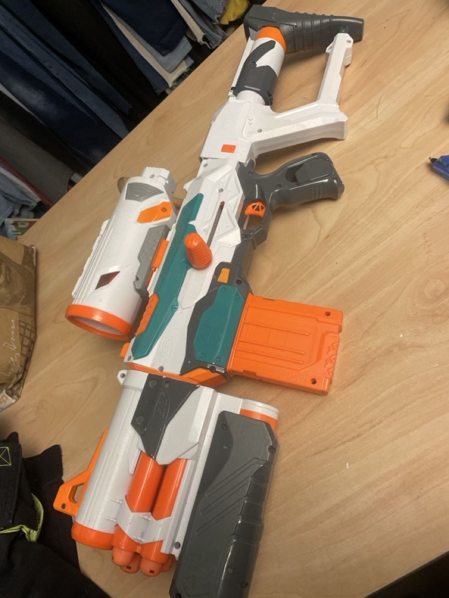 Nerf Giocattoli: Nerf Tri-Strike Blaster - Das ultimative Spielzeug! – Usato da Obergerlafingen venduto da cabo4 3