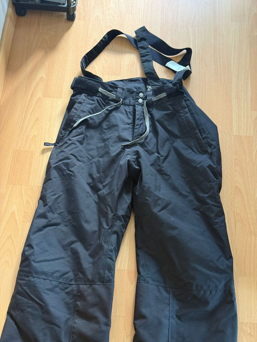 Decathlon Hosen: Decathlon-Skihose XL – Gebraucht aus Nidau von Mattia_Cordella