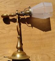 Antike Wandlampe aus Bronze mit satiniertem Glas Art Déco