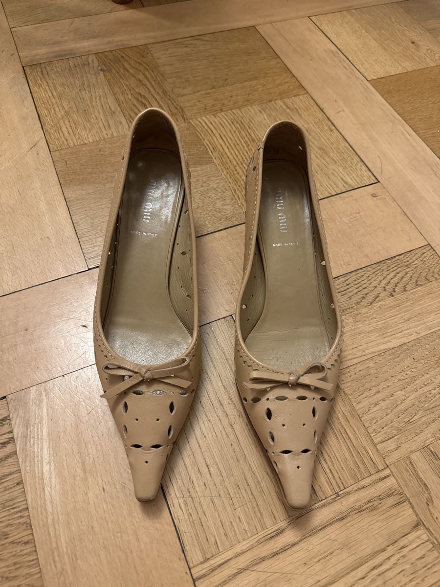 Miu Miu Chaussures femmes: Miu Miu pumps 39,5 – D'occasion à Genève par woo_qt79