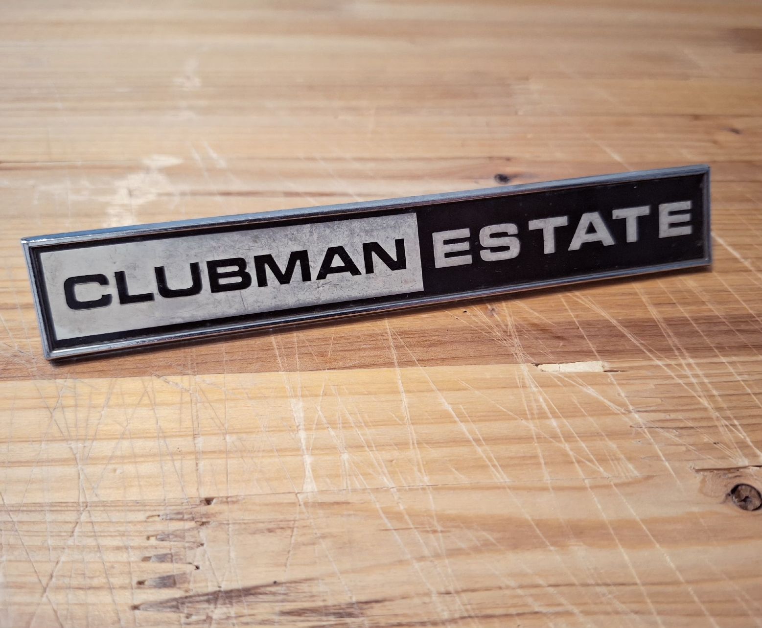 Mini Tutti pezzi di ricambio auto: Mini Clubman Estate Emblem – Usato da Triesen venduto da BLACKSHEEP75 1