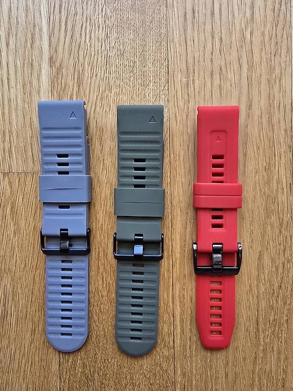 Atemregler & Jackets: À vendre neuf 22mm et 43mm Garmin  – Gebraucht aus Morges von Birriba 1