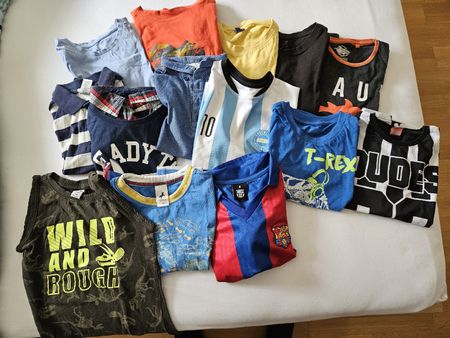 T-Shirtpaket, Gr. 104/110, guter Zustand!