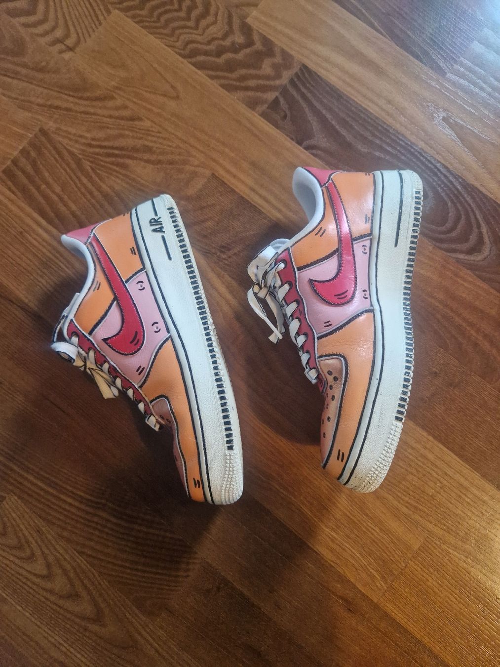Nike Scarpe da uomo: Handgemalte Nike Air Force 1 Comic Gr. 37.5 – Usato da Zürich venduto da stefanella