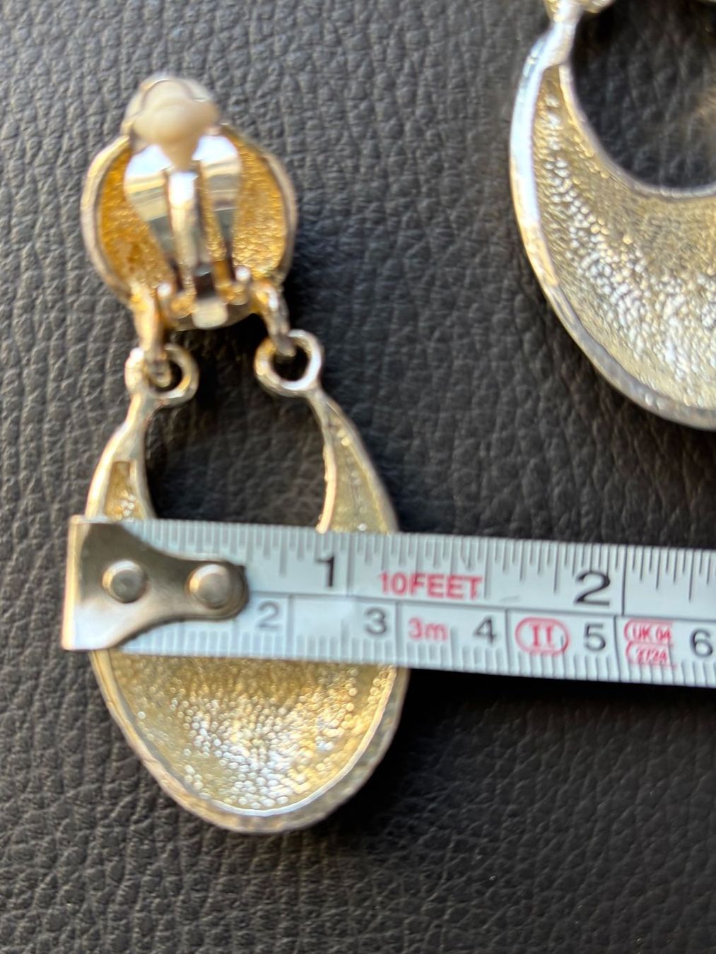 Orecchini pendenti & Orecchini a lobo: Clips d'oreilles vintages style moderniste – Usato da Peseux venduto da CharmeCommerce 2