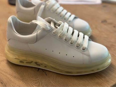 Alexander Mcqueen Scarpe da uomo: Alexander McQueen Oversize Sneaker weiss Grösse 40 – Usato da Laufenburg venduto da mur_t85q 2