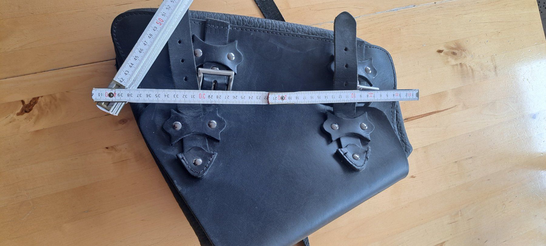 Tutti i ricambio per moto: Sacoche moto Harley – Usato da les hauts geneveys venduto da 401 3