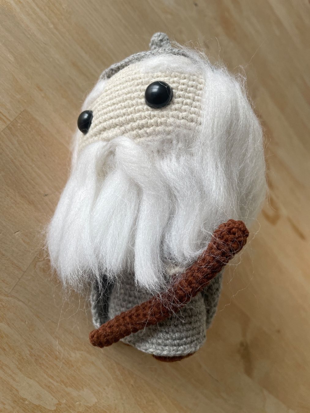 Statuette: Gehäkelter Zauberer (Gandalf?) – Nuovo (secondo la descrizione) da Sursee venduto da Schriftgestalter 2