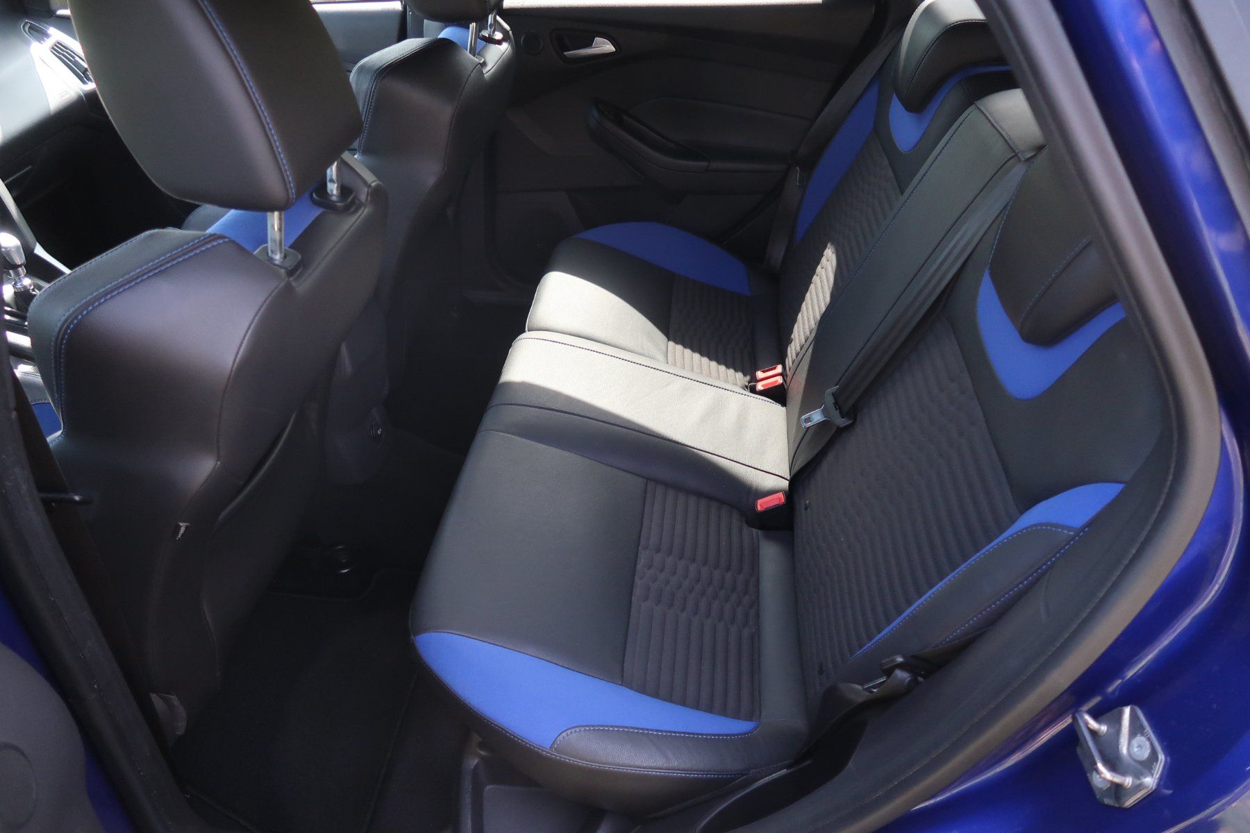 Ford Automobili: Ford Focus ST  Sation Wagon 2.0i EcoB SCTi – Usato da Büsingen venduto da garagealtmann 8