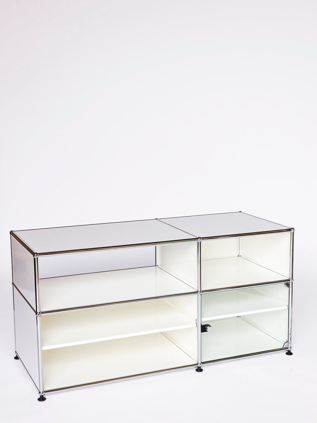 USM Kommoden: USM Sideboard weiss mit Glastür, Ausstellungsmodel – Gebraucht aus Lenzburg von Buerokonz 1
