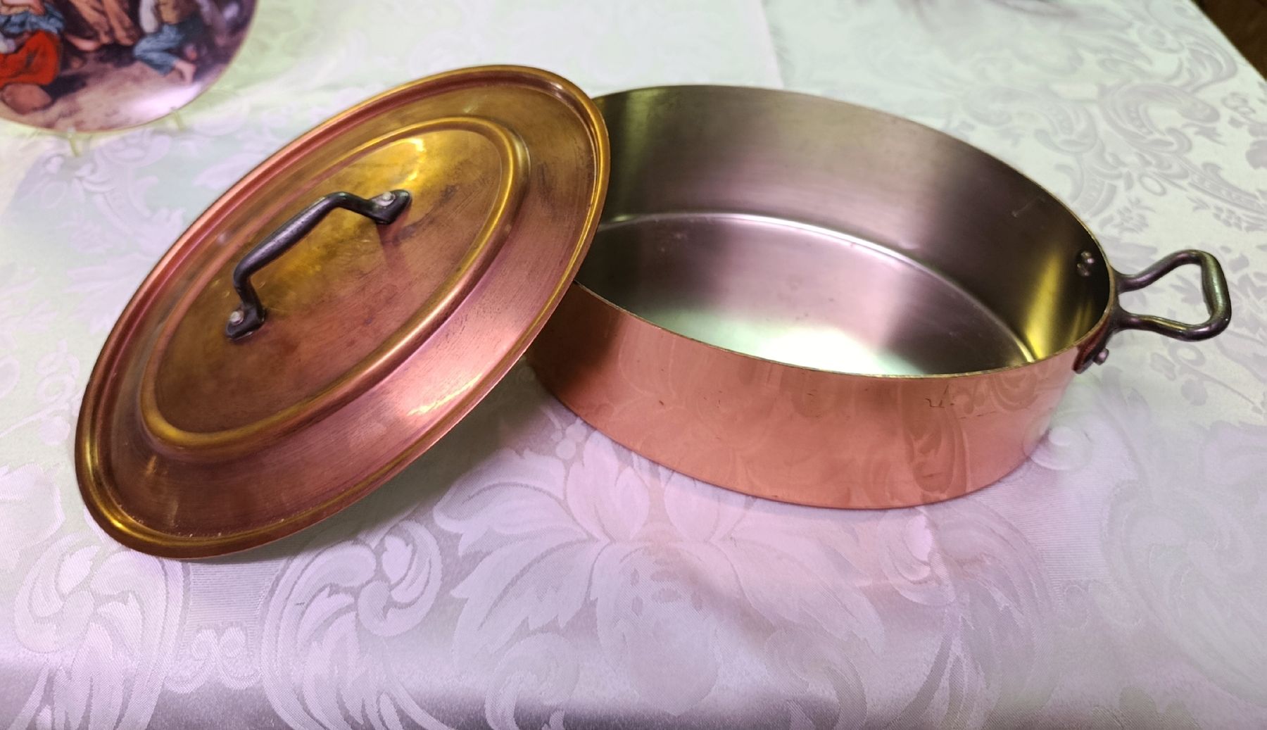 Altri mobili d'antiquariato: Antike Kupfer-Kasserolle oval mit Messingdeckel – Usato da Zürich venduto da Brocki_ZurichZH 2