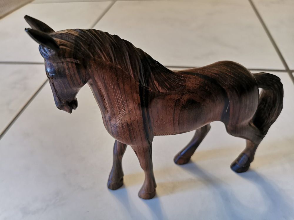 Skulpturen & Statuen: antikes Pferd aus Holz – Gebraucht aus Bern von gruemscheler5