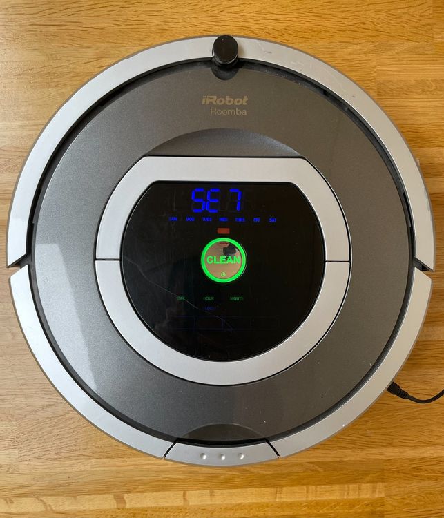 iRobot Roomba 780 mit 2 Virtual Wall Ladestation u. Zubehor Kaufen auf Ricardo