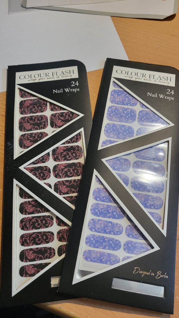Unghie finte: Gel Nail Wraps Set 3 – Nuovo e nell'imballaggio originale da Sagogn venduto da salsagirl30