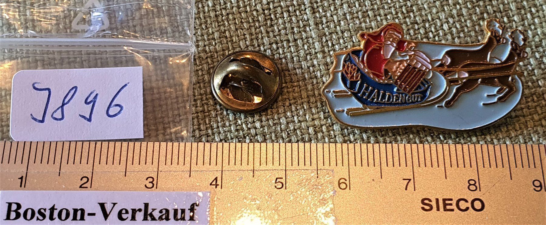 Placchette & Badge: J896 Pin Haldengut Bier Santa Schlitten – Usato da Reinach BL venduto da Boston-Verkauf 1