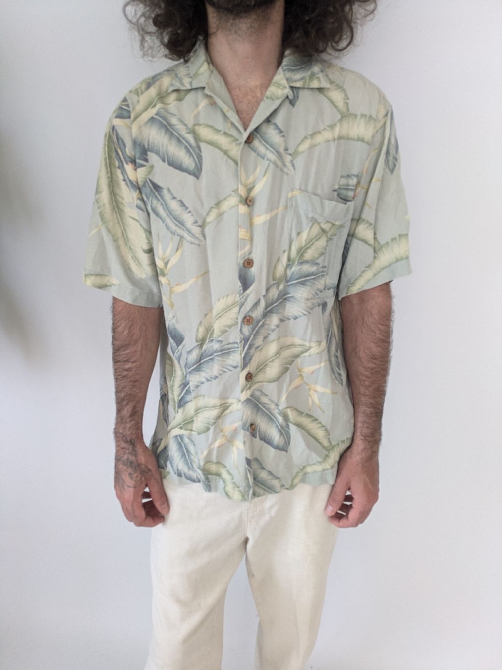 Hemden: Hemd Grösse S Tropical Print kurzarm 70% Seide – Gebraucht aus Rorschach von joh_v2y2