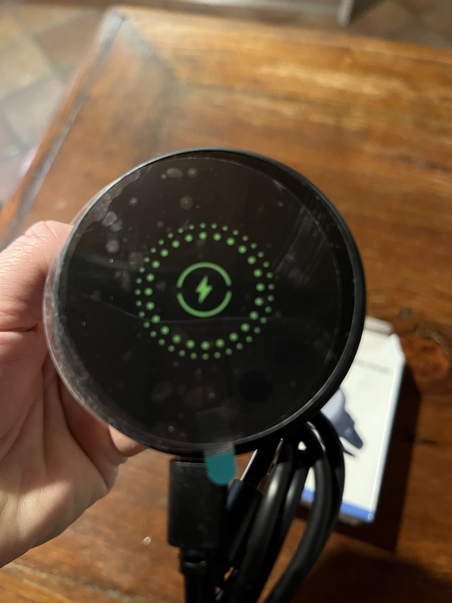 Chargeurs de batterie: Caricatore e supporto wireless magnetico auto – Neuf avec emballage d'origine à Novaggio par Sabi-Pearl 2