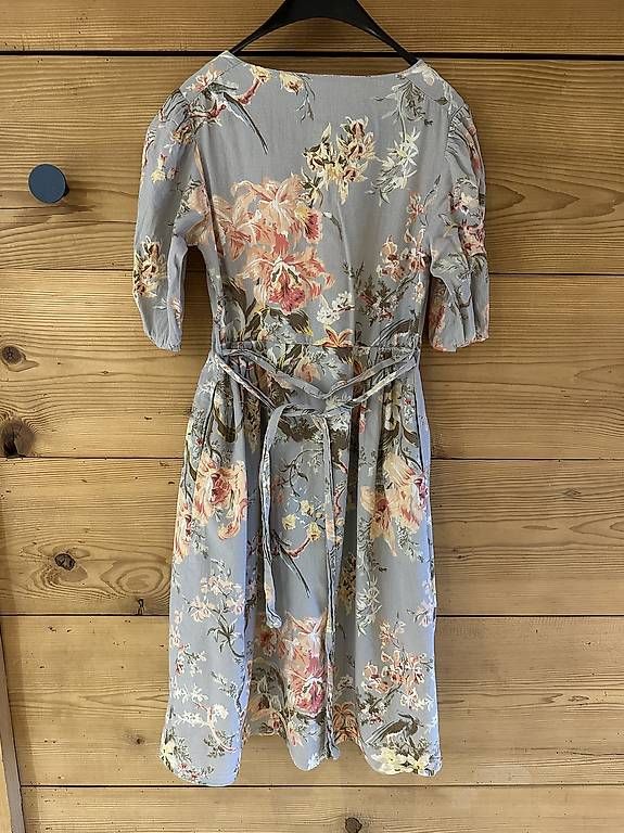 Mango Robes: Mango Kleid Baumwolle grau mit Blumen, Grösse S – D'occasion à Bärau par JeJeG 1