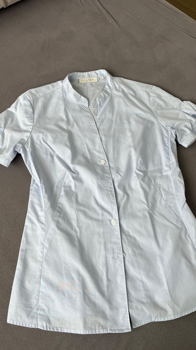 Eterna Camicette: hellblaue Bluse von Eterna / Grösse 34 / kurze Arme – Usato da Zofingen venduto da Klavier777 1