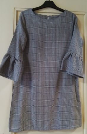 Kleid / Gr. S / 1x kurz getragen