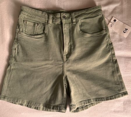 C&A Mom Shorts hellgrün brandneu