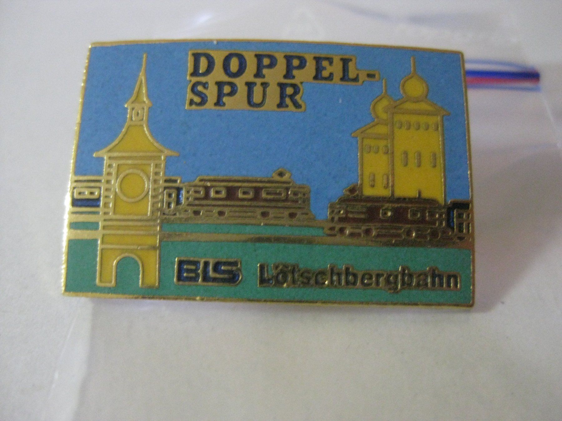 SBB/CFF/FFS Placchette & Badge: Bahn BLS Doppelspur Lötschbergbahn – Usato da Münchenbuchsee venduto da neuwertig-gespart 2