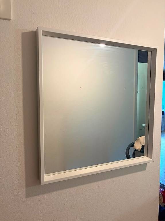 Specchi: Miroir Ikea – Nuovo e nell'imballaggio originale da Vandoeuvres venduto da loi_8g5l