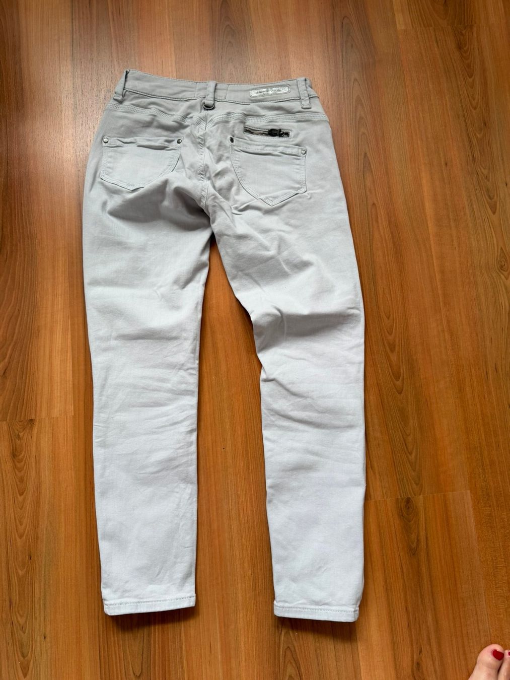 Freeman T. Porter Jeans: Freeman T-Porter Alexa, hellgrau – Usato da Burgdorf venduto da Bizeli 1