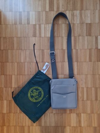 Umhängetasche aus Leder *NEU*