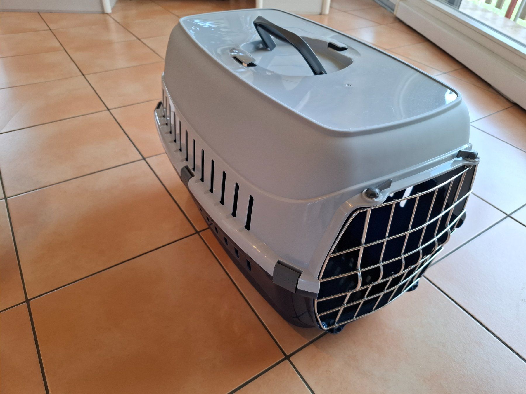Cages, transport & sécurité: Katzenbox / Transportbox / Kleintierbox – D'occasion à Seewen SZ par AllroadV8Power
