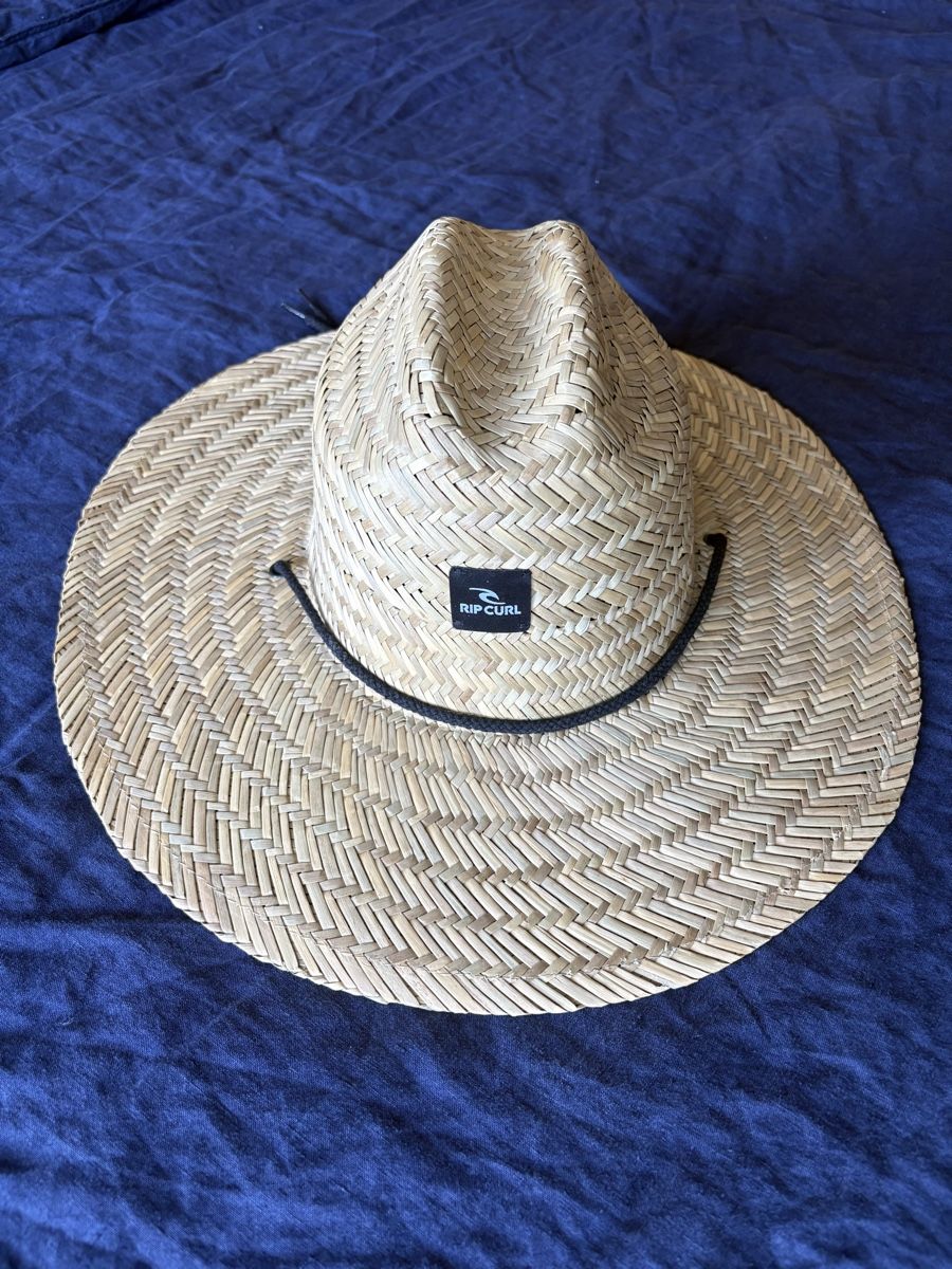 Rip Curl Chapeaux, bonnets & casquettes: Rip Curl Strohhut – D'occasion à Grüningen par Nickyemolient
