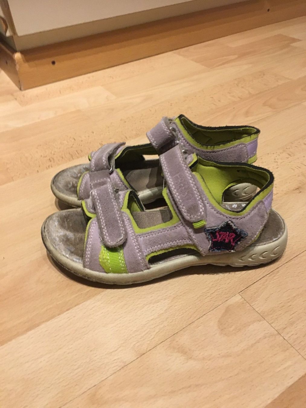Scarpe per ragazze: Sandalen Grösse 32 – Usato da Uetendorf venduto da Gar_9pvy 1