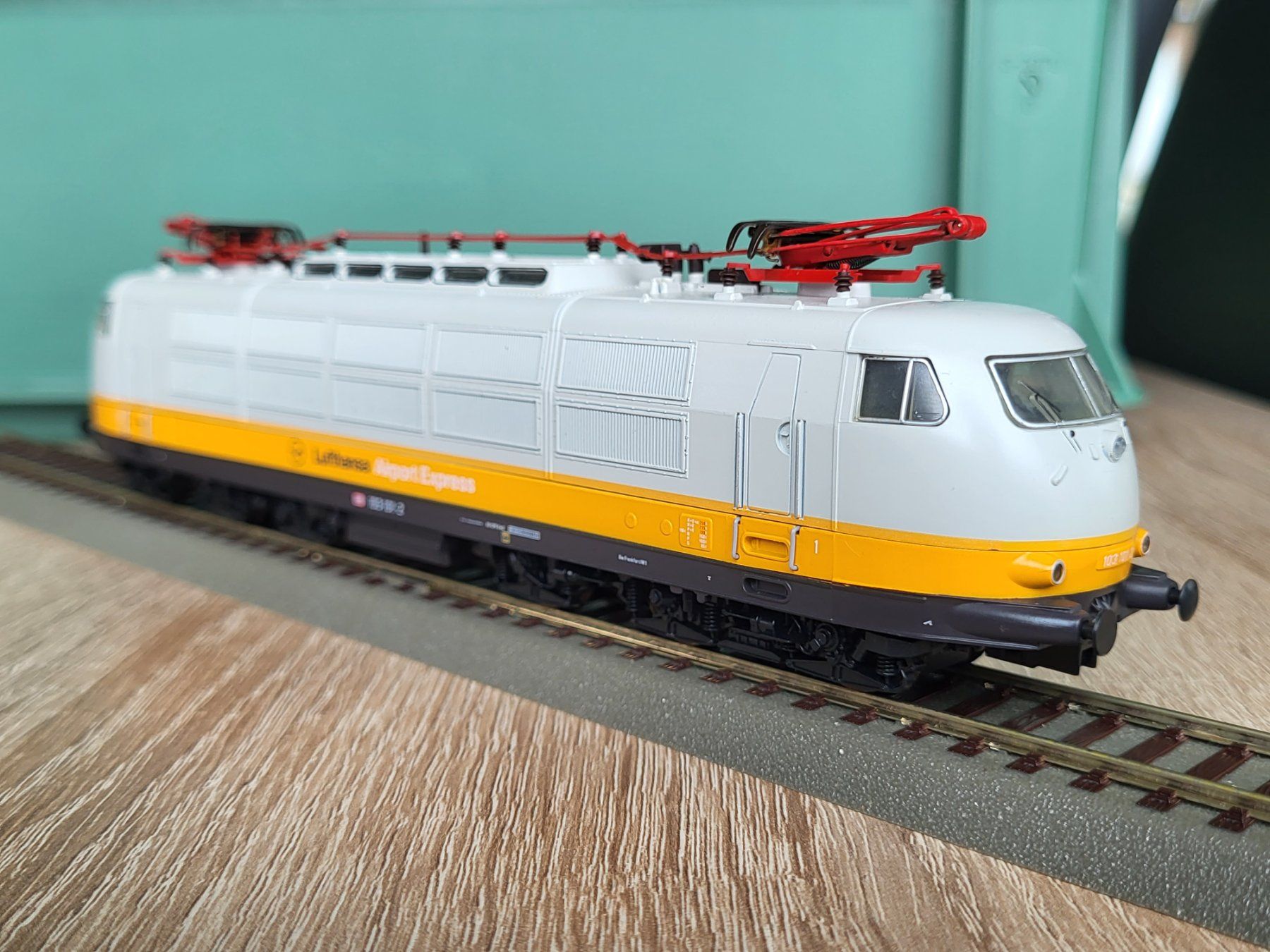 Lima Modelleisenbahnen: H0 LIMA DB 103 101-2 Lufthansa – Gebraucht aus Oberburg von sensetal 2