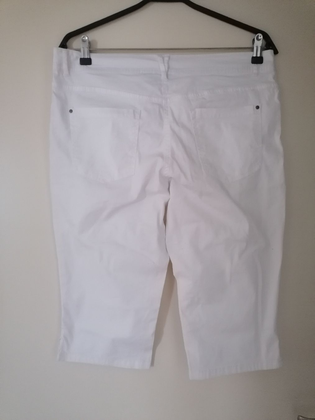 Pantaloni: Shorts Weiss NEU – Nuovo e nell'imballaggio originale da Zug venduto da Annina29 2