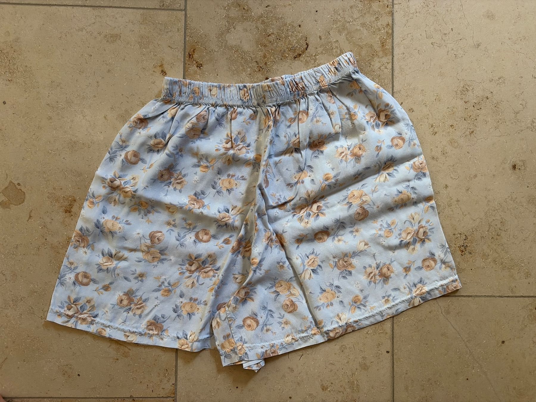 Hosen: 2x Sommerhosen kurz – Gebraucht aus Fraubrunnen von amm_7kp6 4