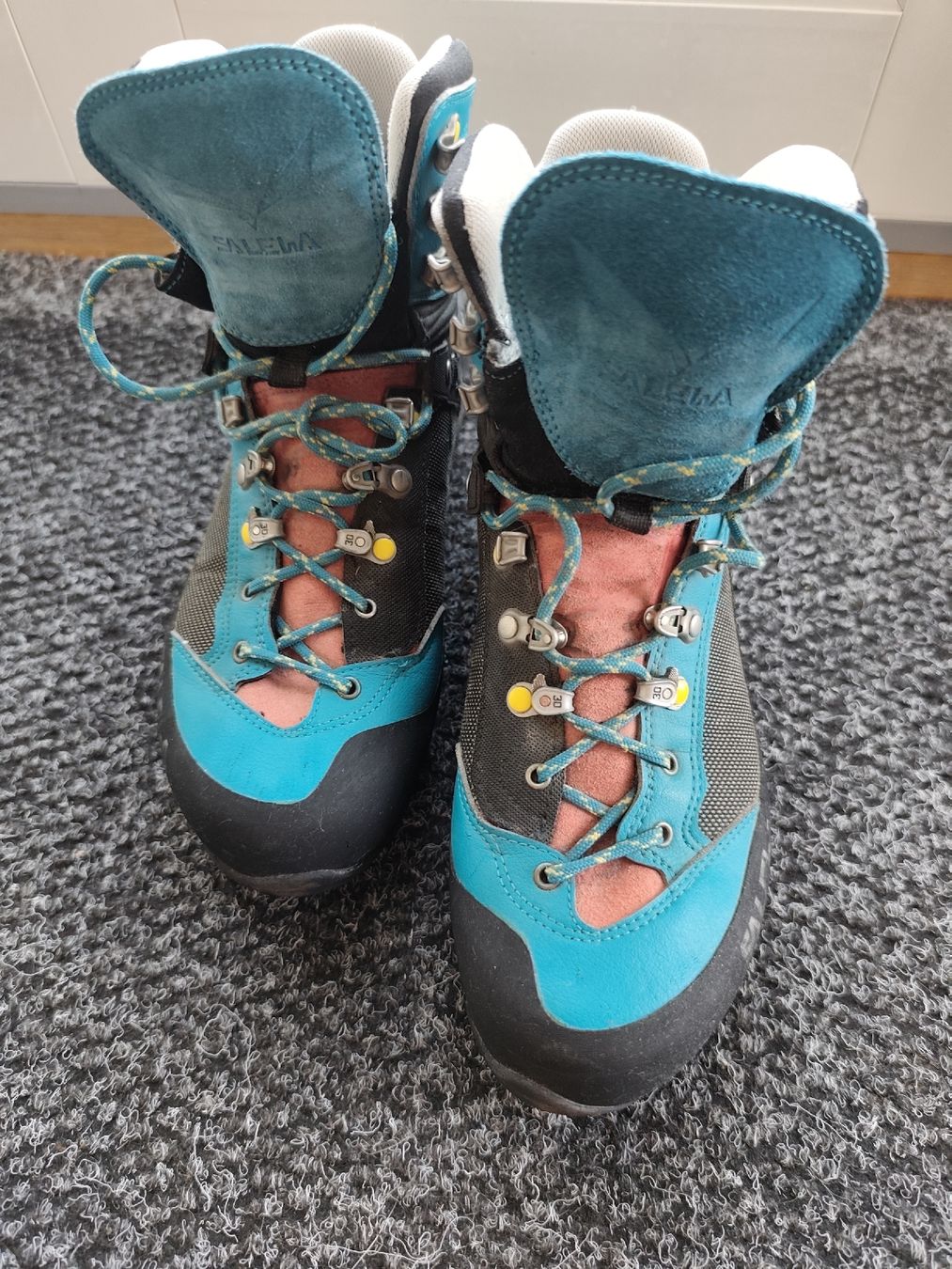 Salewa Scarpe da donna: Salewa Damen Raven 2 GTX – Usato da Mühleberg venduto da Riverinyoureyes 1