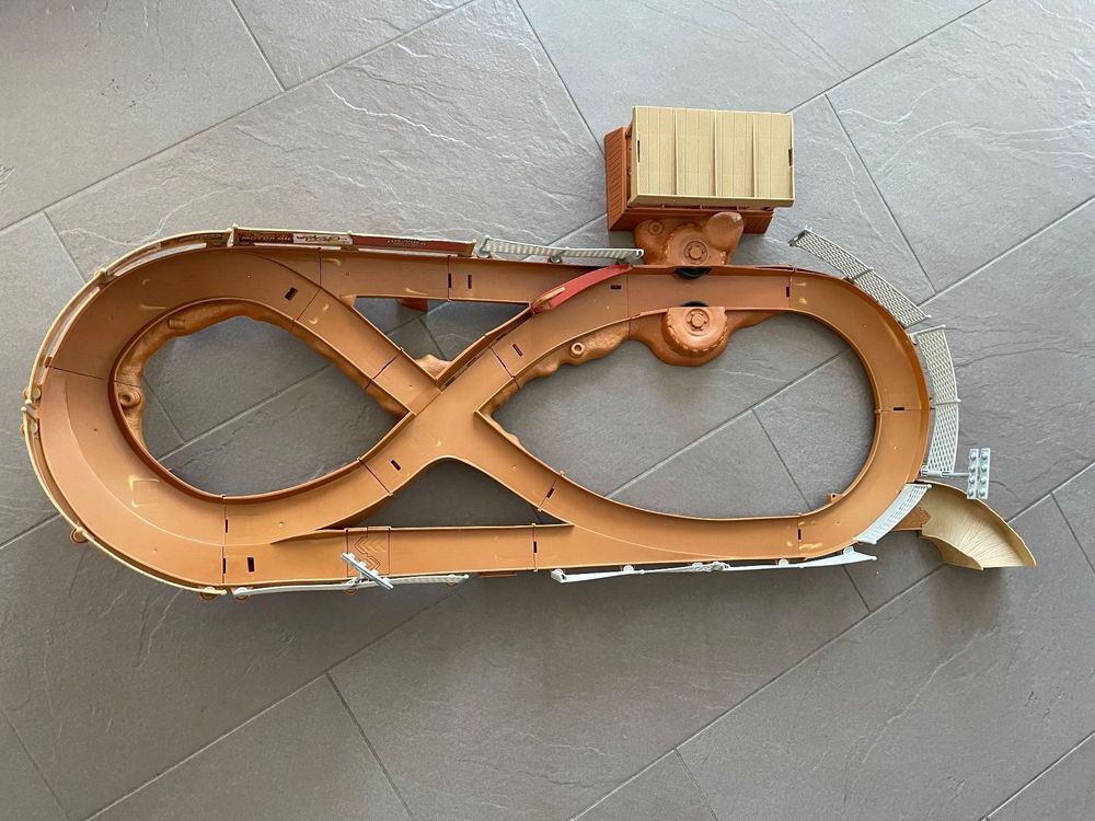 Circuit Flash McQueen Cars Kaufen auf Ricardo