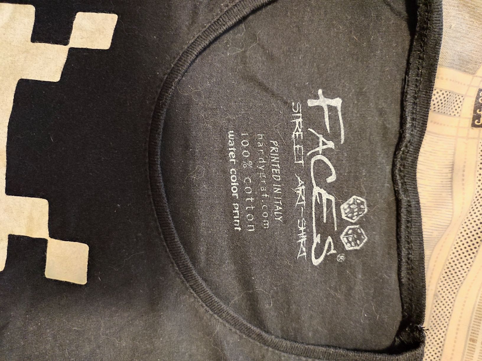 T-shirt: t-shirt Faces, press Start, taille s – Usato da Courchavon venduto da Ammart 2