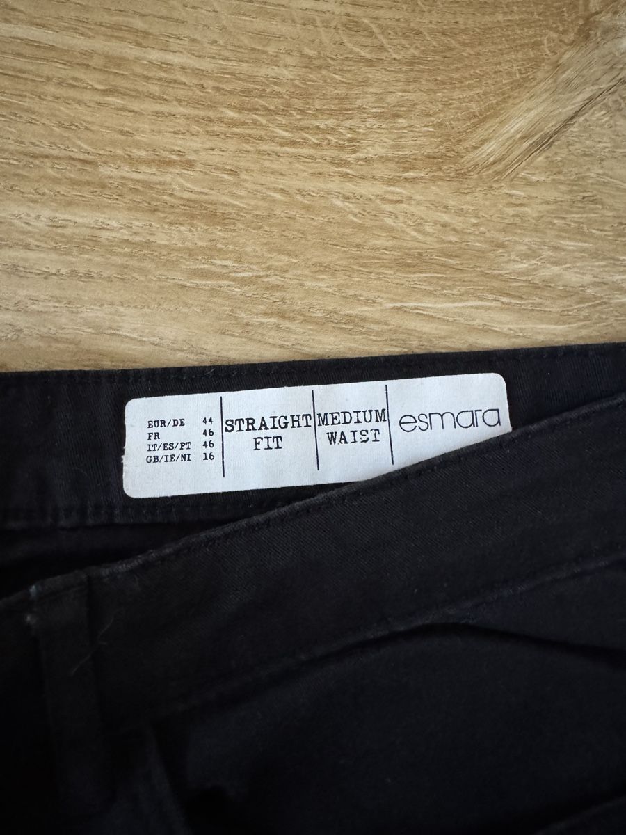 Pantaloni: Hose 3/4 Grösse 44 – Nuovo (secondo la descrizione) da Schübelbach venduto da Sambodscha 1