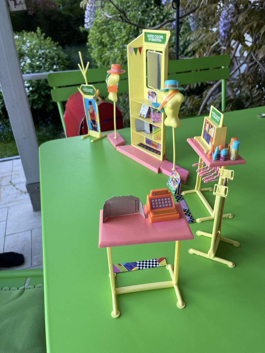 Giocattoli: Magasin BARBIE X BENETTON, 1990 – Usato da Neuchâtel venduto da louissiffert