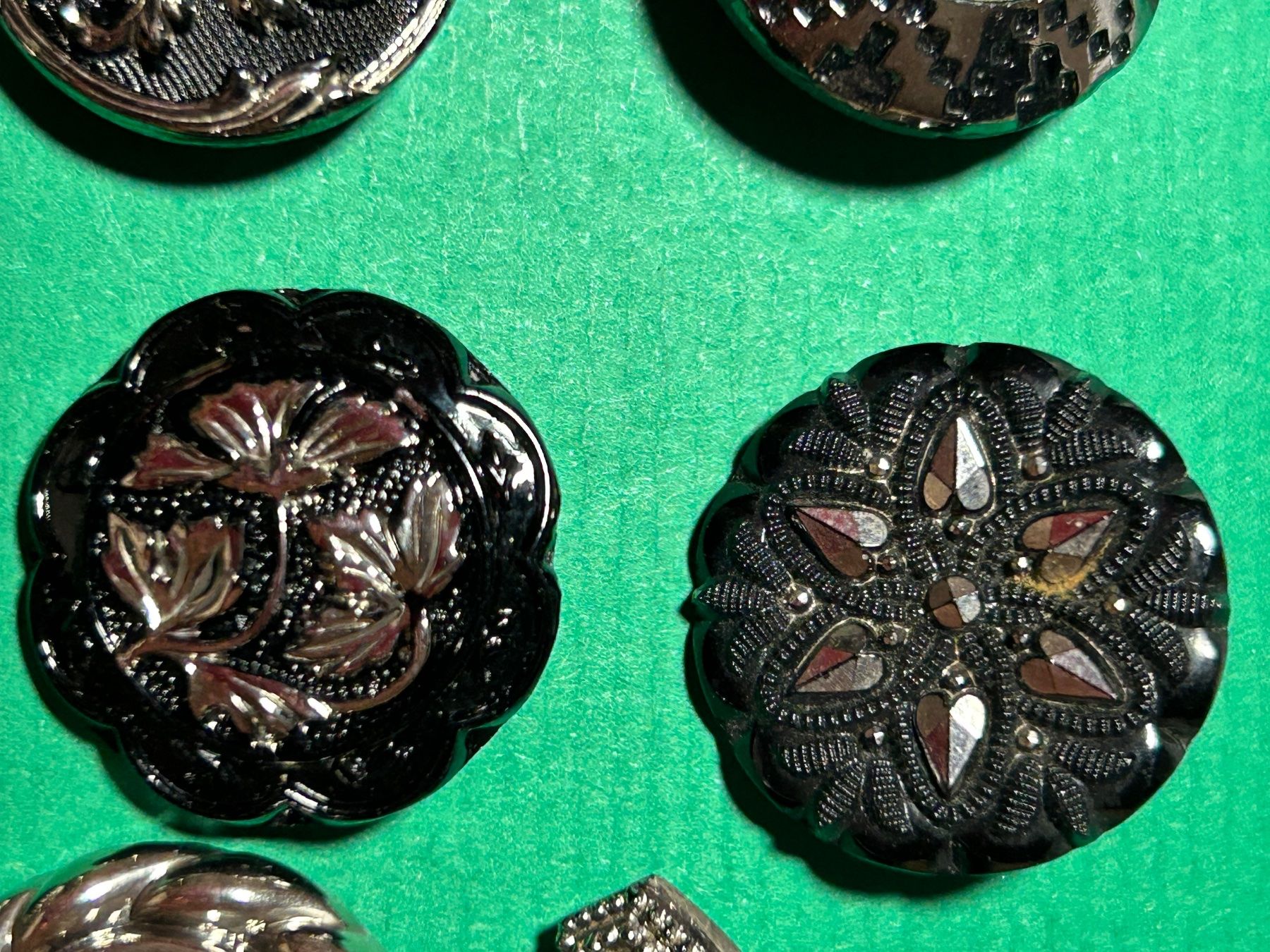 Bottoni: Schwarze Glasknöpfe mit Silber bedampft – Nuovo (secondo la descrizione) da Pfeffingen venduto da Alusru70 2
