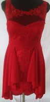 Verspieltes rotes Chiffonkleid mit Strass & Schleifendetail