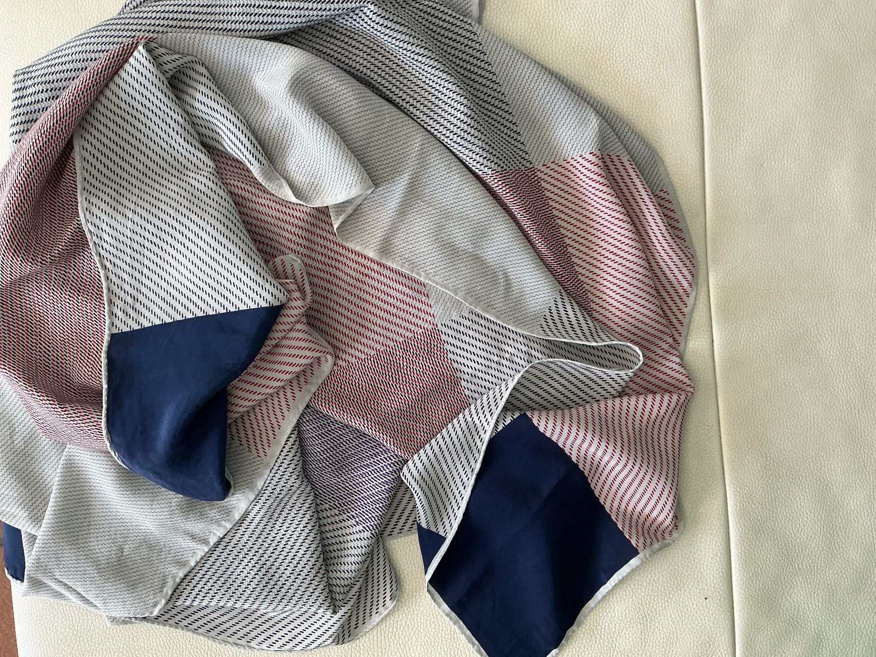 Foulard & Sciarpe: XXL  Seidenschal Pastellfarben – Usato da Wettingen venduto da Andres54 1