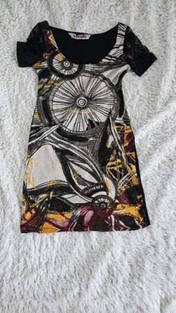 sehr schönes figurbetontes kleid Smash